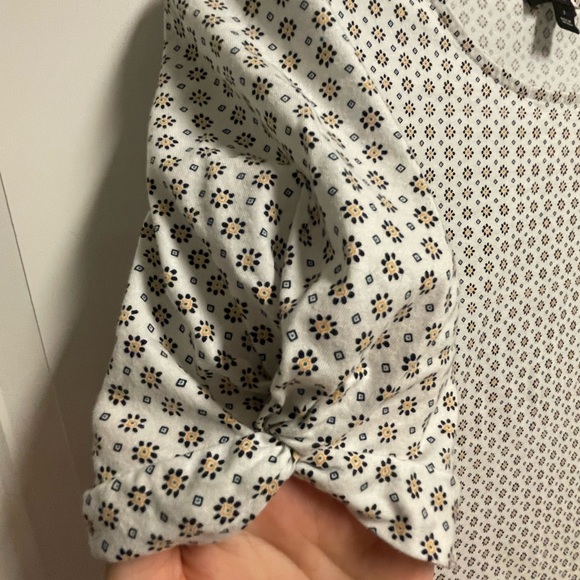 Ann Taylor White Patterned Blouse - Picture 5 of 6